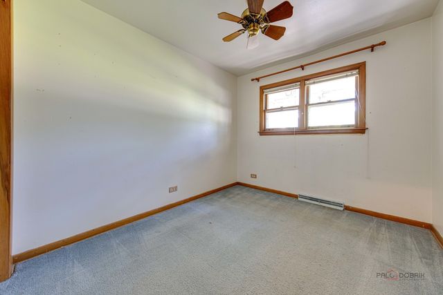 217 Dalton Avenue, Mundelein, IL 60060