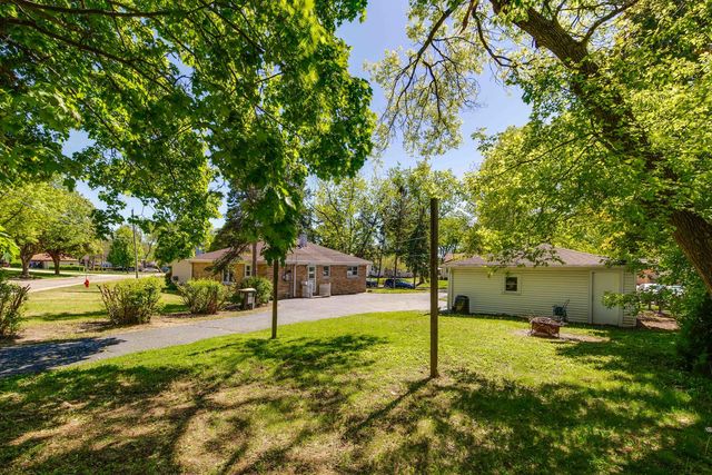 217 Dalton Avenue, Mundelein, IL 60060