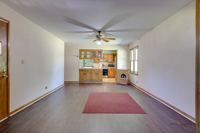 217 Dalton Avenue, Mundelein, IL 60060