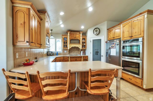 9044 S PINE LAUREL LN, West Jordan, UT 84081