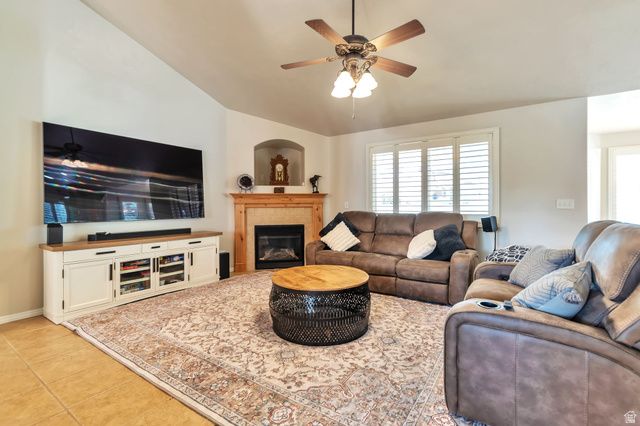 9044 S PINE LAUREL LN, West Jordan, UT 84081