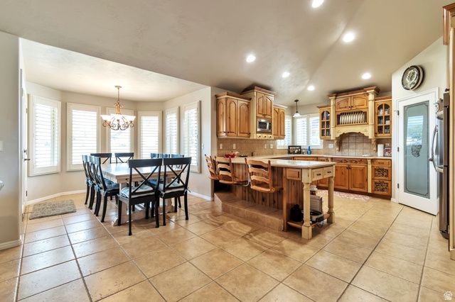 9044 S PINE LAUREL LN, West Jordan, UT 84081