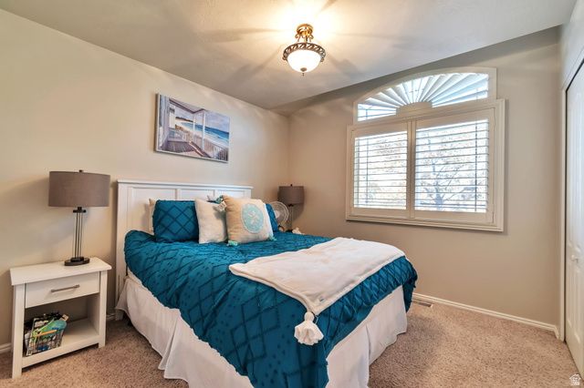9044 S PINE LAUREL LN, West Jordan, UT 84081