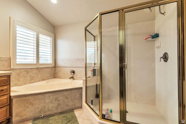 9044 S PINE LAUREL LN, West Jordan, UT 84081