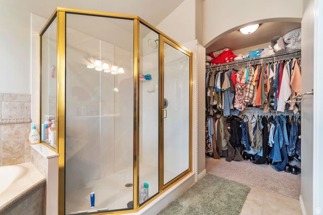 9044 S PINE LAUREL LN, West Jordan, UT 84081