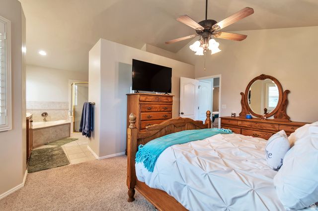 9044 S PINE LAUREL LN, West Jordan, UT 84081