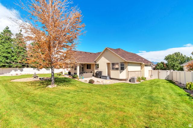 9044 S PINE LAUREL LN, West Jordan, UT 84081