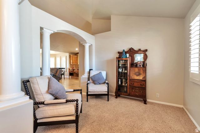 9044 S PINE LAUREL LN, West Jordan, UT 84081