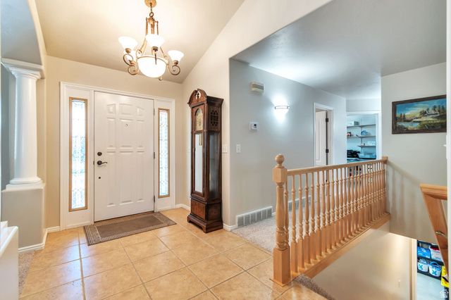 9044 S PINE LAUREL LN, West Jordan, UT 84081