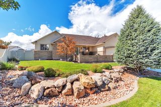 9044 S PINE LAUREL LN, West Jordan, UT 84081