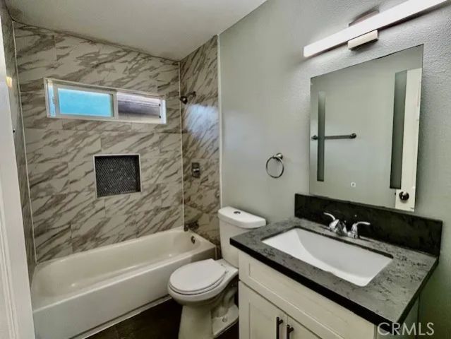 17102 Emerald 4, Huntington Beach, CA 92647
