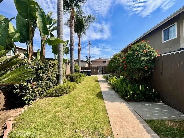 17102 Emerald 4, Huntington Beach, CA 92647