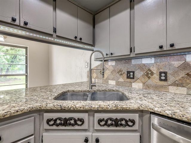 3904 Redbud Lane, Edmond, OK 73034
