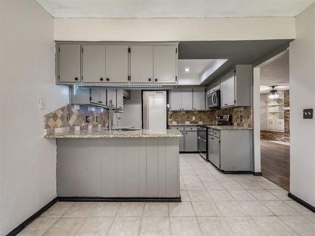 3904 Redbud Lane, Edmond, OK 73034