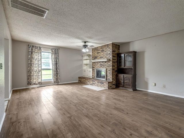3904 Redbud Lane, Edmond, OK 73034