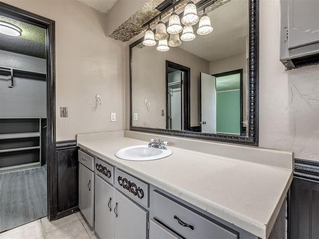 3904 Redbud Lane, Edmond, OK 73034