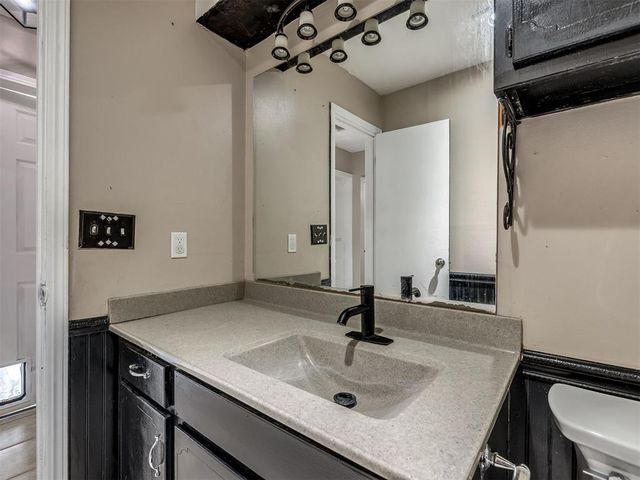 3904 Redbud Lane, Edmond, OK 73034