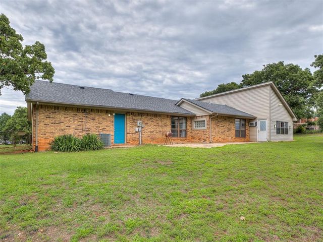 3904 Redbud Lane, Edmond, OK 73034