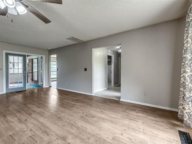 3904 Redbud Lane, Edmond, OK 73034