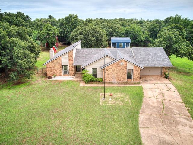 3904 Redbud Lane, Edmond, OK 73034