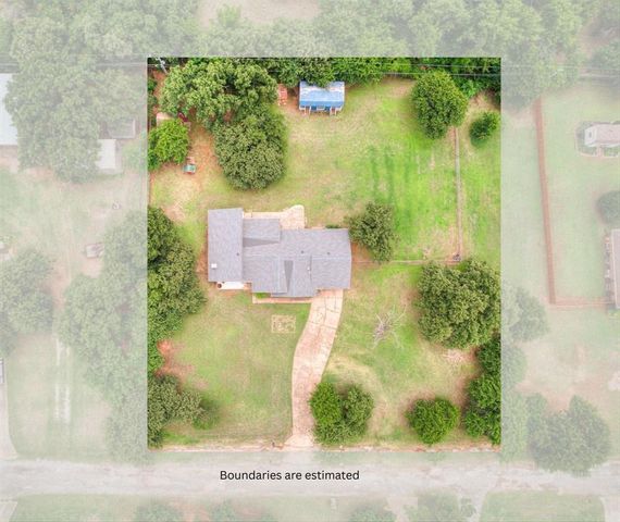 3904 Redbud Lane, Edmond, OK 73034