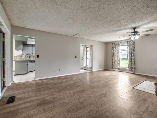 3904 Redbud Lane, Edmond, OK 73034