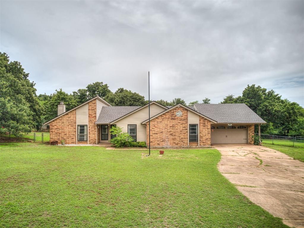 3904 Redbud Lane, Edmond, OK 73034