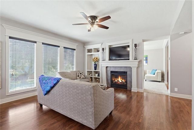 15447 W 164th Terrace, Olathe, KS 66062