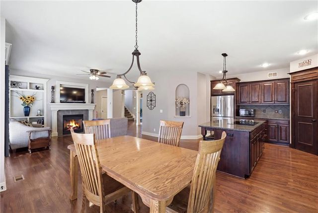 15447 W 164th Terrace, Olathe, KS 66062