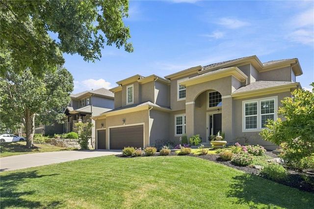 15447 W 164th Terrace, Olathe, KS 66062