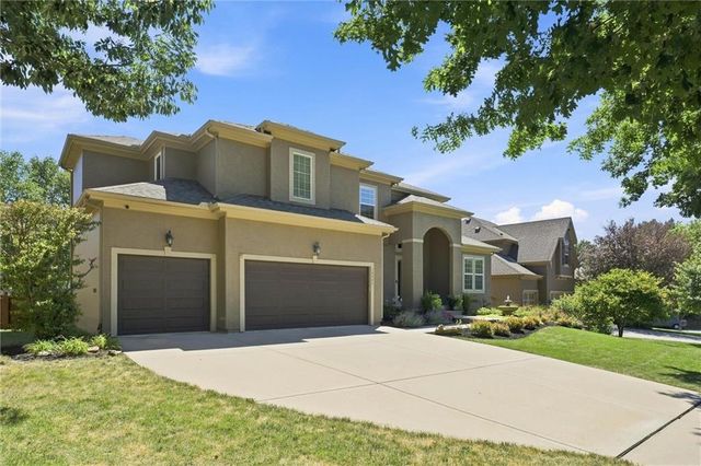 15447 W 164th Terrace, Olathe, KS 66062