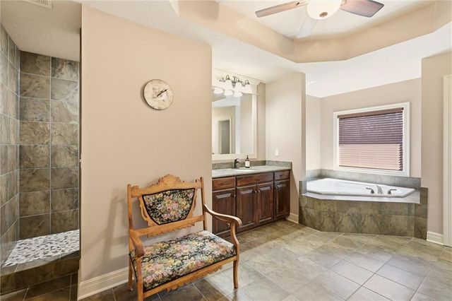 15447 W 164th Terrace, Olathe, KS 66062