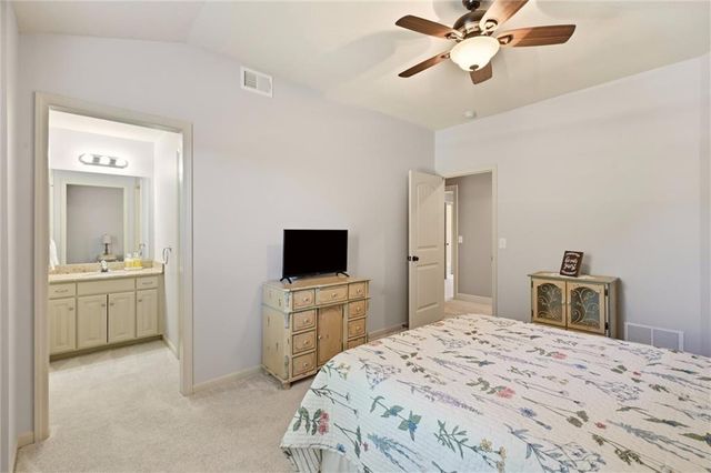 15447 W 164th Terrace, Olathe, KS 66062