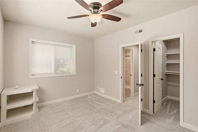 15447 W 164th Terrace, Olathe, KS 66062