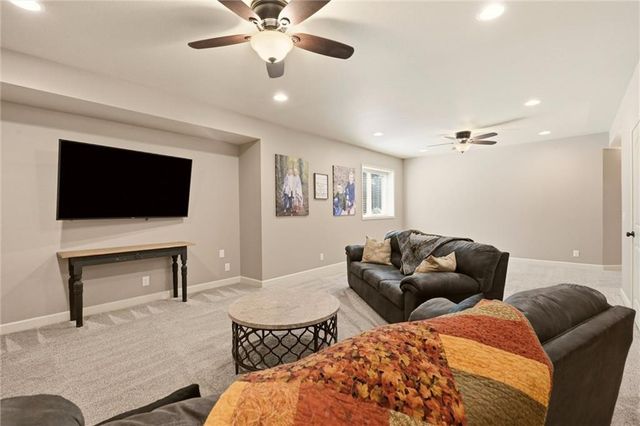 15447 W 164th Terrace, Olathe, KS 66062
