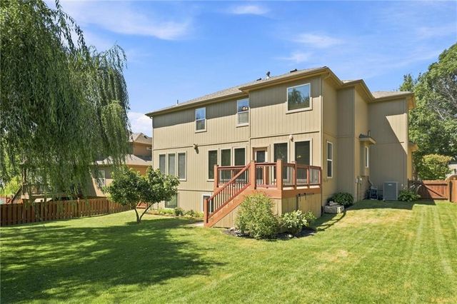 15447 W 164th Terrace, Olathe, KS 66062