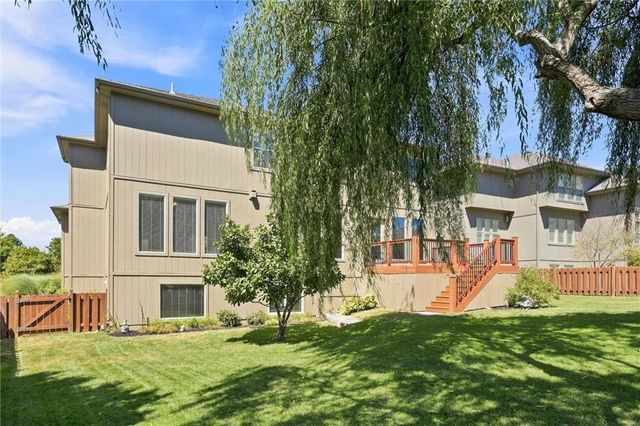 15447 W 164th Terrace, Olathe, KS 66062