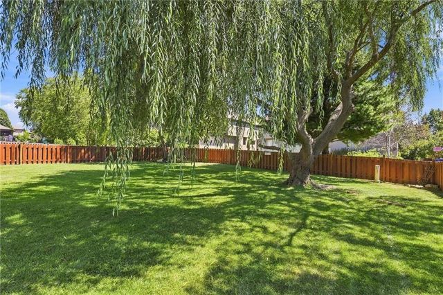 15447 W 164th Terrace, Olathe, KS 66062
