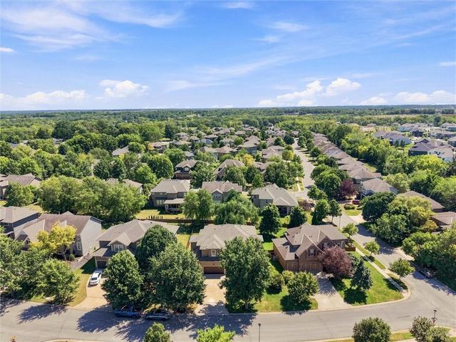 15447 W 164th Terrace, Olathe, KS 66062