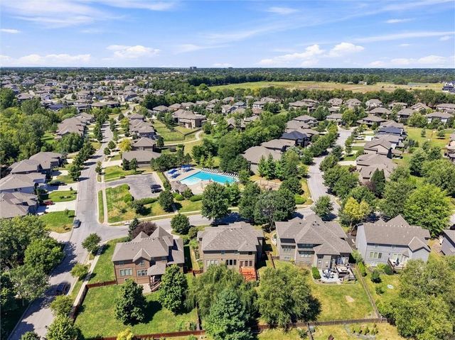 15447 W 164th Terrace, Olathe, KS 66062