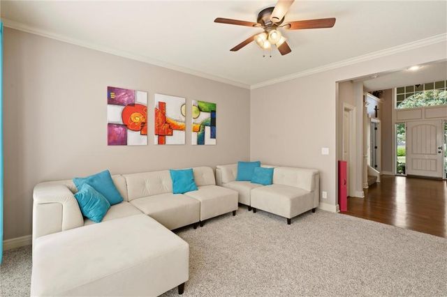 15447 W 164th Terrace, Olathe, KS 66062