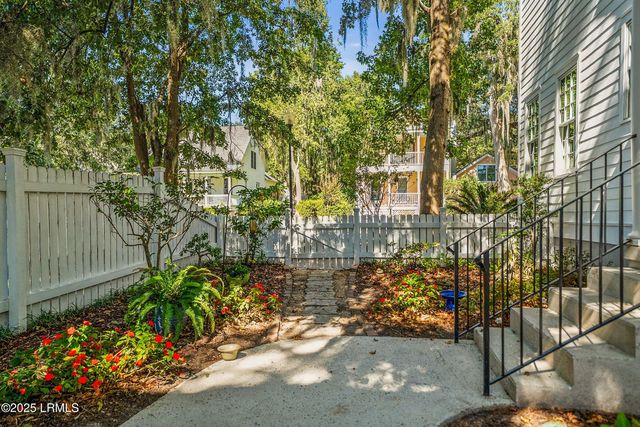 33 Brisbane Drive, Beaufort, SC 29902