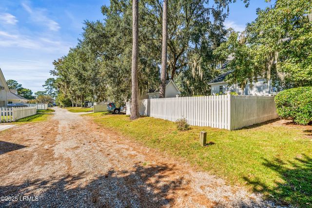 33 Brisbane Drive, Beaufort, SC 29902