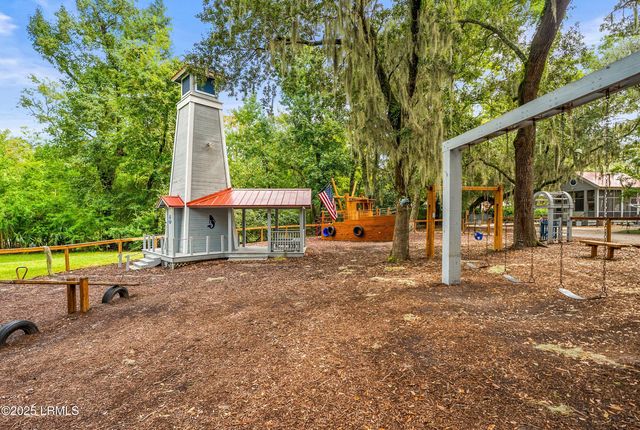 33 Brisbane Drive, Beaufort, SC 29902