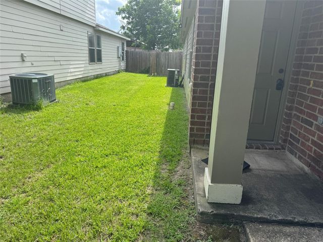 16942 Reston Glen Lane, Houston, TX 77073