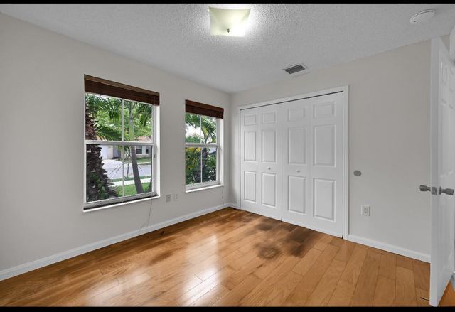 13761 N Garden Cove Circle, Davie, FL 33325