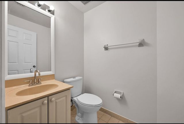 13761 N Garden Cove Circle, Davie, FL 33325