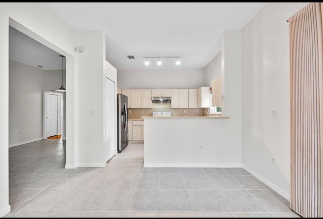 13761 N Garden Cove Circle, Davie, FL 33325