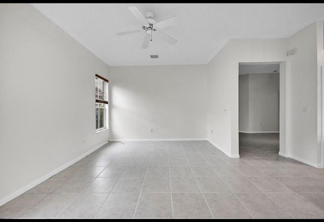 13761 N Garden Cove Circle, Davie, FL 33325