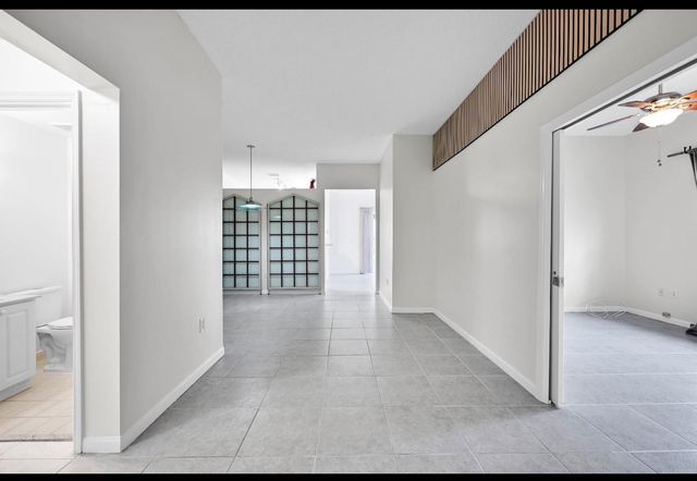 13761 N Garden Cove Circle, Davie, FL 33325